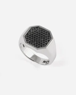 ANELLO CHEVALIER OTTAGONO IN ARGENTO CON PAVÈ DI BRILLANTI NERI