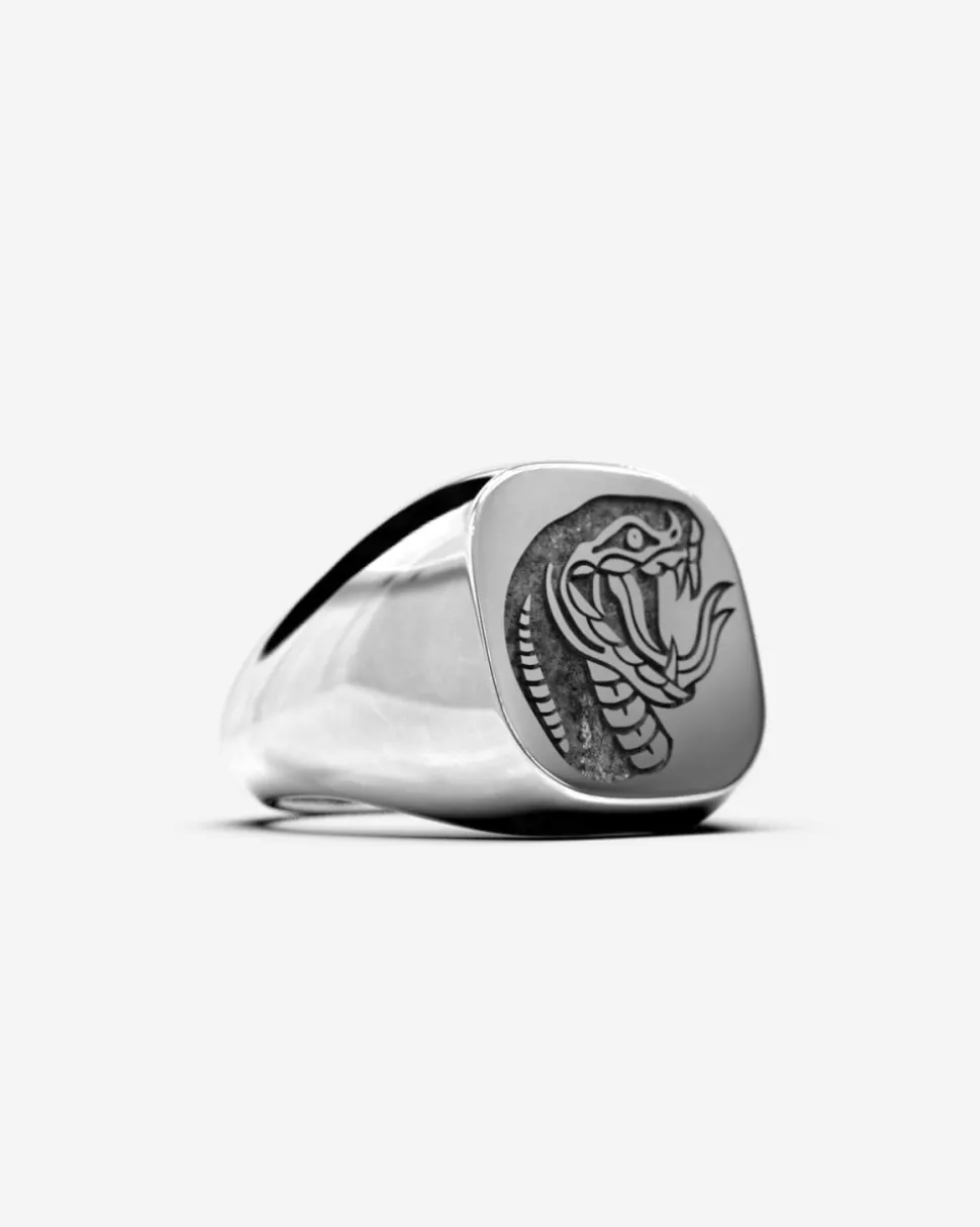 ANELLO CHEVALIER QUADRATO SMUSSATO CON INCISIONE PERSONALIZZATA