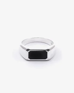 ANELLO CHEVALIER RETTANGOLO ORIZZONTALE IN ARGENTO CON PIETRA NERA