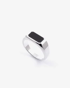 ANELLO CHEVALIER RETTANGOLO ORIZZONTALE IN ARGENTO CON PIETRA NERA
