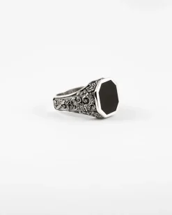 ANELLO CHEVALIER ROMEO IN ARGENTO CON PIETRA NERA