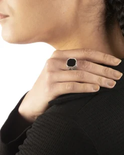 ANELLO CHEVALIER ROMEO IN ARGENTO CON PIETRA NERA