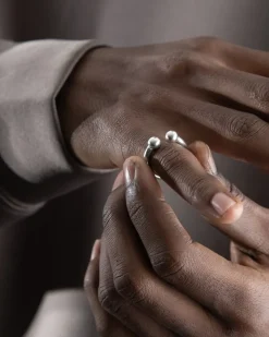 ANELLO PIERCING BOLD IN ARGENTO