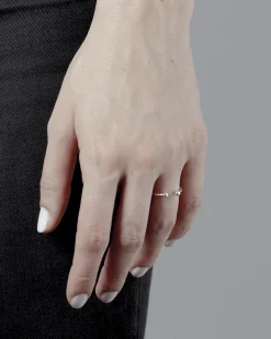 ANELLO PIERCING SFERE IN ARGENTO