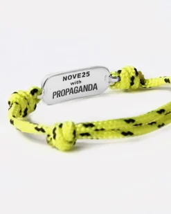 BRACCIALE IN CORDA GIALLA CON TARGA PROPAGANDA W/ NOVE25 IN ARGENTO