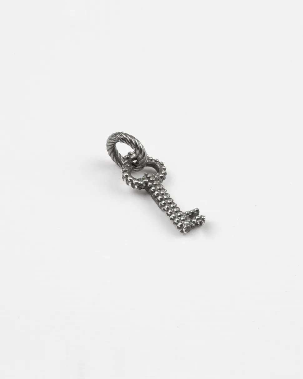 CIONDOLO CHARM CHIAVE PUNTINATA