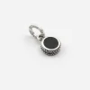 CIONDOLO MINI CHARM TEXTURE PUNTINATA IN ARGENTO CON PIETRA NERA PIATTA